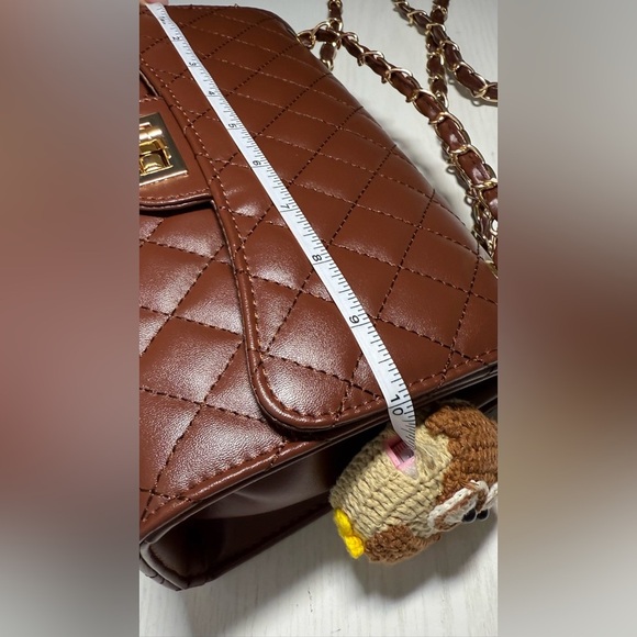 Elegant Brown Quilted Handbag - Vegan Leather - Picture 12 of 13